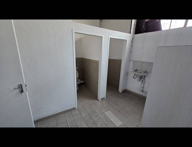 1,458M² WAREHOUSE TO LET IN ISANDO